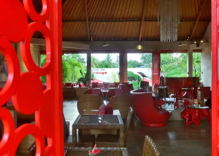 Resort Rouge -
