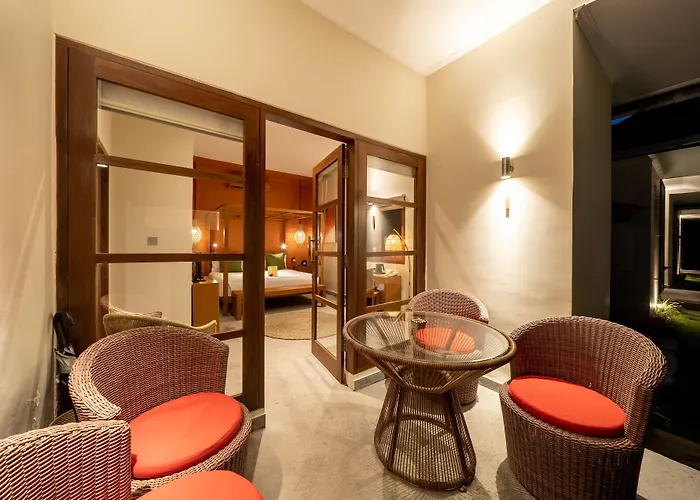 Resort Rouge -